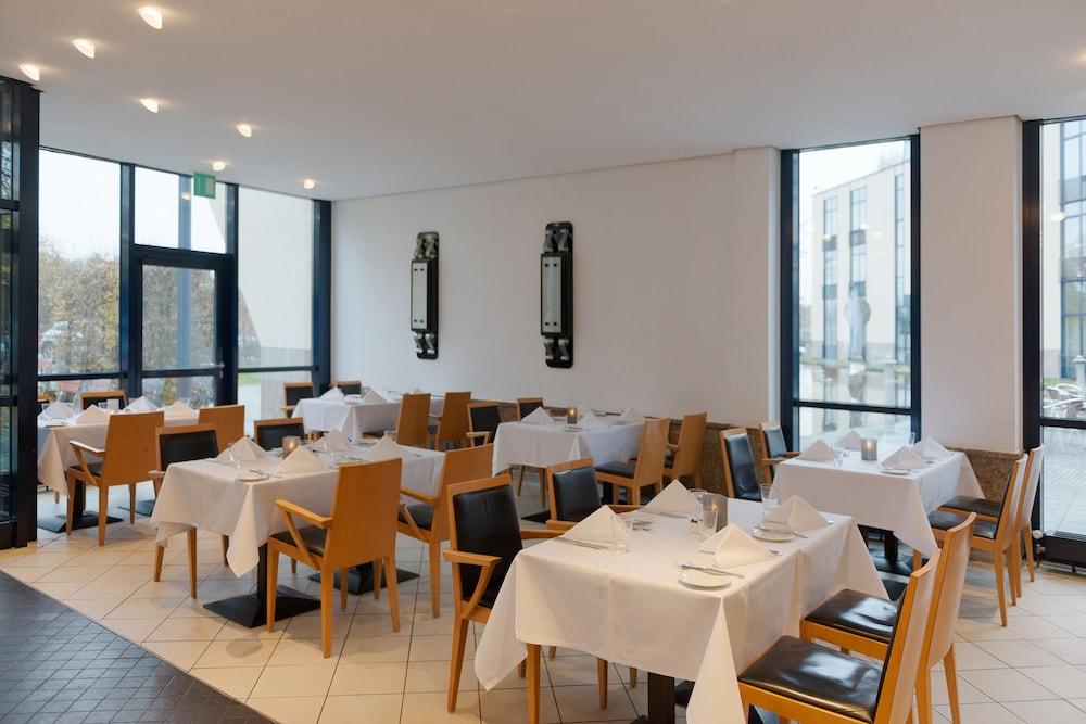 Отель Four Ratingen Dusseldorf Airport Экстерьер фото